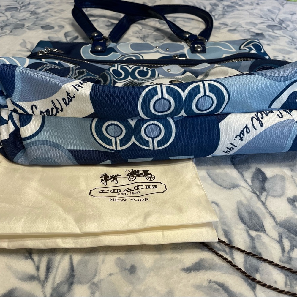 Authentic Blue and White Coach Oversized Bag - Picture 5 of 12